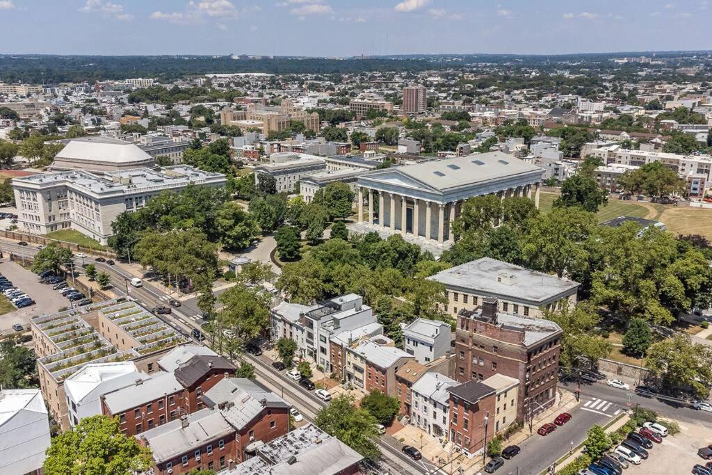 Appartamento Trendy Fairmount Gem-5 Star Location, Roof Deck, Parking, Gr8 For Families Filadelfia Esterno foto