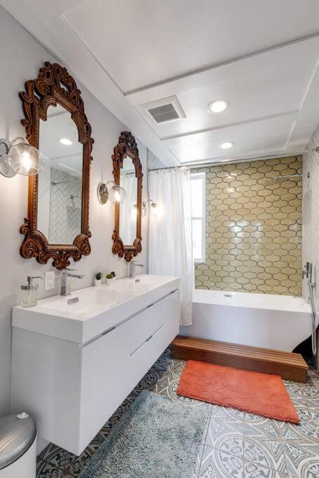 Appartamento Trendy Fairmount Gem-5 Star Location, Roof Deck, Parking, Gr8 For Families Filadelfia Esterno foto