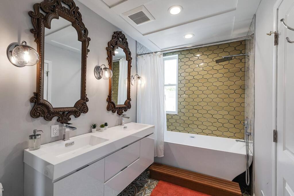 Appartamento Trendy Fairmount Gem-5 Star Location, Roof Deck, Parking, Gr8 For Families Filadelfia Esterno foto